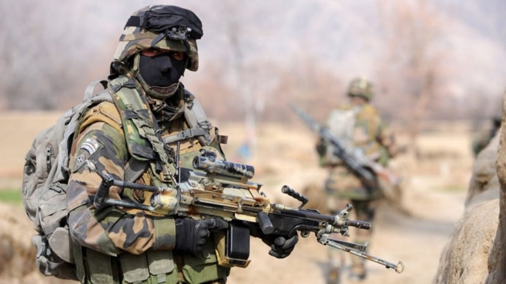 Θρίλερ στην Ύδρα: 25χρονος Έλληνας μέλος της Λεγεώνας των Ξένων διέλυσε μπαρ και επιτέθηκε στον υπάλληλο