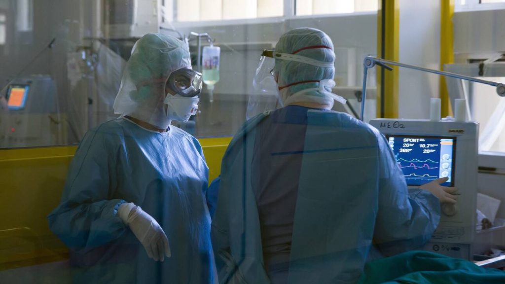 Μυτιλήνη: Πέθανε από κορωνοϊό εμβολιασμένος γιατρός του νοσοκομείου – Είχε υποκείμενα νοσήματα
