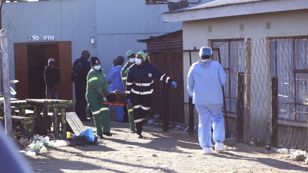 Νότια Αφρική: Τρεις συλλήψεις για τον μυστηριώδη θάνατο 21 νέων σε μπαρ