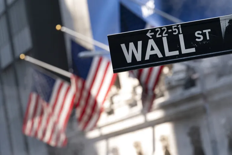 Wall Street: Απώλειες 200 μονάδων για τον Dow Jones – Δεν συγκράτησε τα κέρδη ο Nasdaq