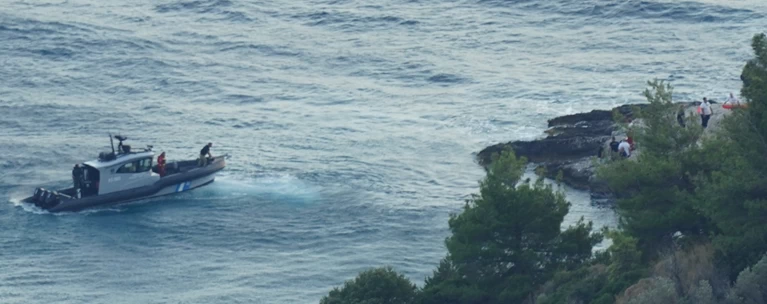 Τραγωδία στη Σάμο: Η οικογένεια του Έλληνα απόστρατου έφτασε στο νησί για την αναγνώριση της σορού