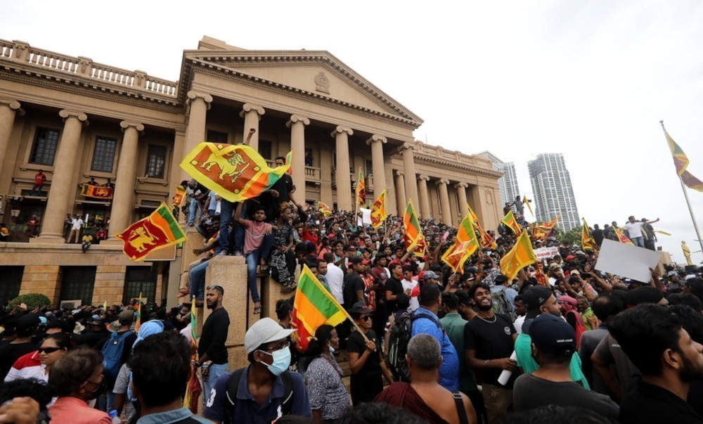 Σρι Λάνκα: Τερματίζουν την κατάληψη των δημόσιων κτιρίων οι διαδηλωτές