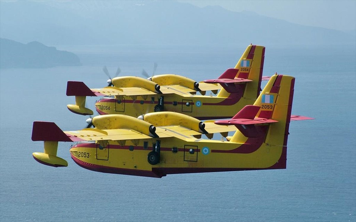 Η Ελλάδα καίγεται και…στέλνει πυροσβεστικά αεροσκάφη στην Αλβανία