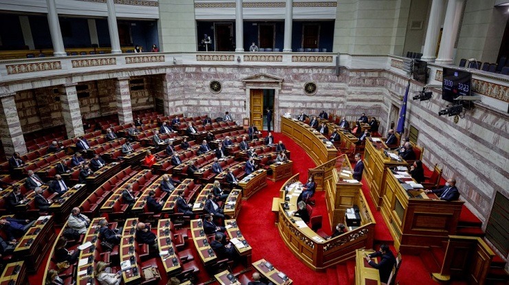 Βουλή: Πέρασε κατά πλειοψηφία το νομοσχέδιο για τα ΑΕΙ