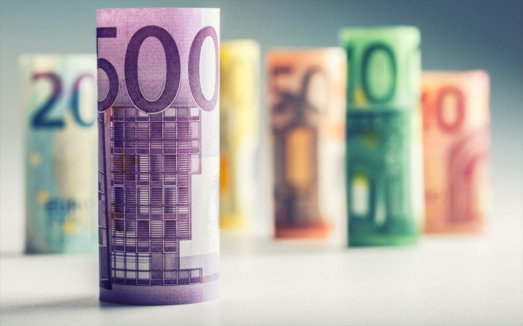 Εφορία: «Βαθιά το χέρι στην τσέπη» θα βάλουν οι φορολογούμενοι – Τι θα πληρώσουν & πότε