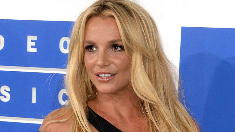 M.Σπίαρς: «Προτιμώ να κάνω παρέα με άστεγους παρά με άτομα του Χόλιγουντ – Ο Θεός δεν είναι καλός»