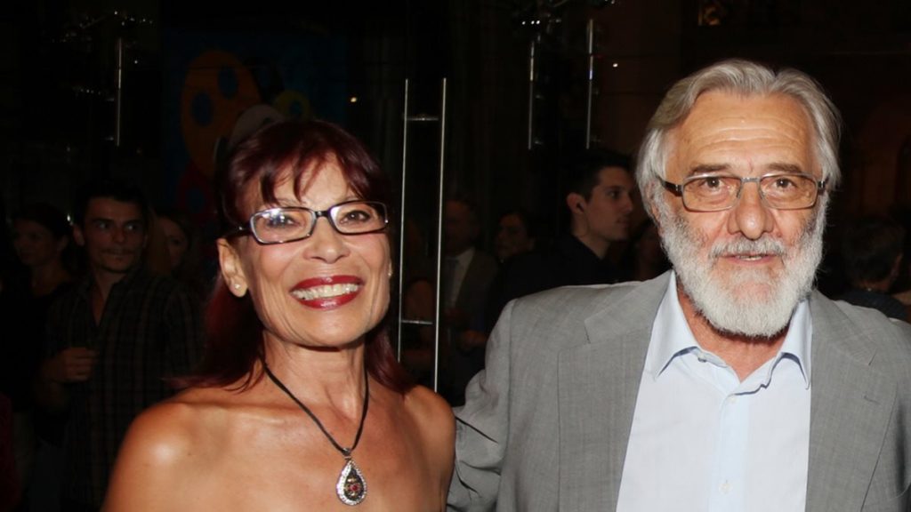 Βαρύ πένθος για τον σκηνοθέτη Γιάννη Σμαραγδή – Πέθανε η σύζυγός του Ελένη