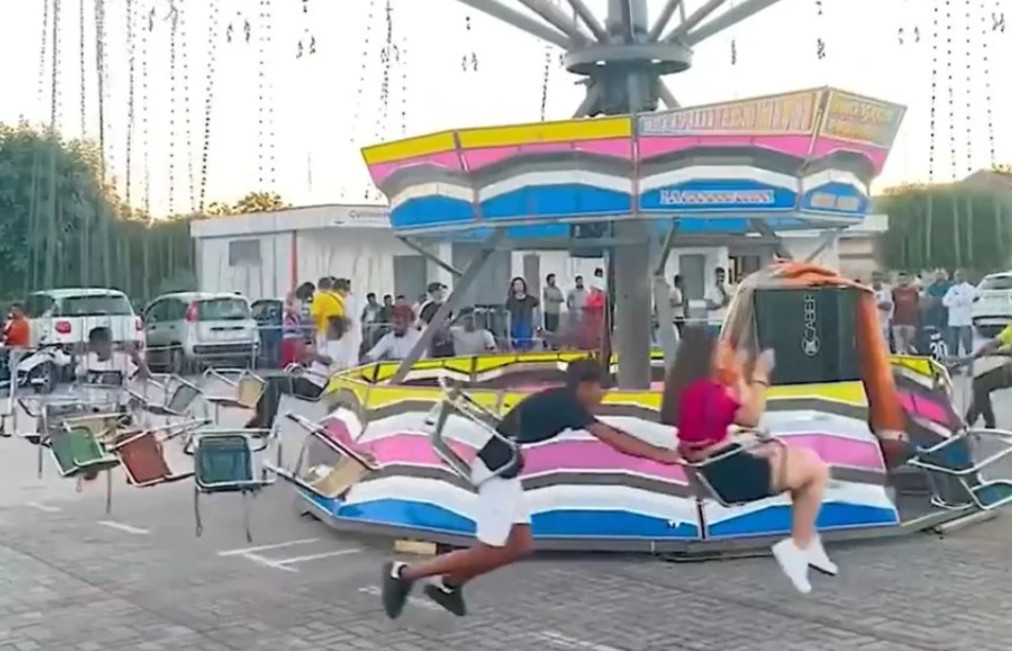 Ιταλία: Καρουζέλ ξεκόλλησε από το έδαφος τραυματίζοντας 20 άτομα (βίντεο)