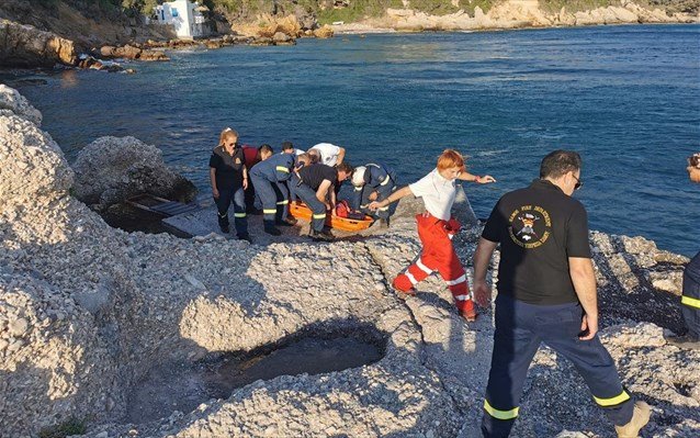 Πτώση ελικοπτέρου στη Σάμο: «Ραγίζουν καρδιές» η μητέρα και ο αδερφός του 49χρονου – «Θέλω το παιδί μου ζωντανό»