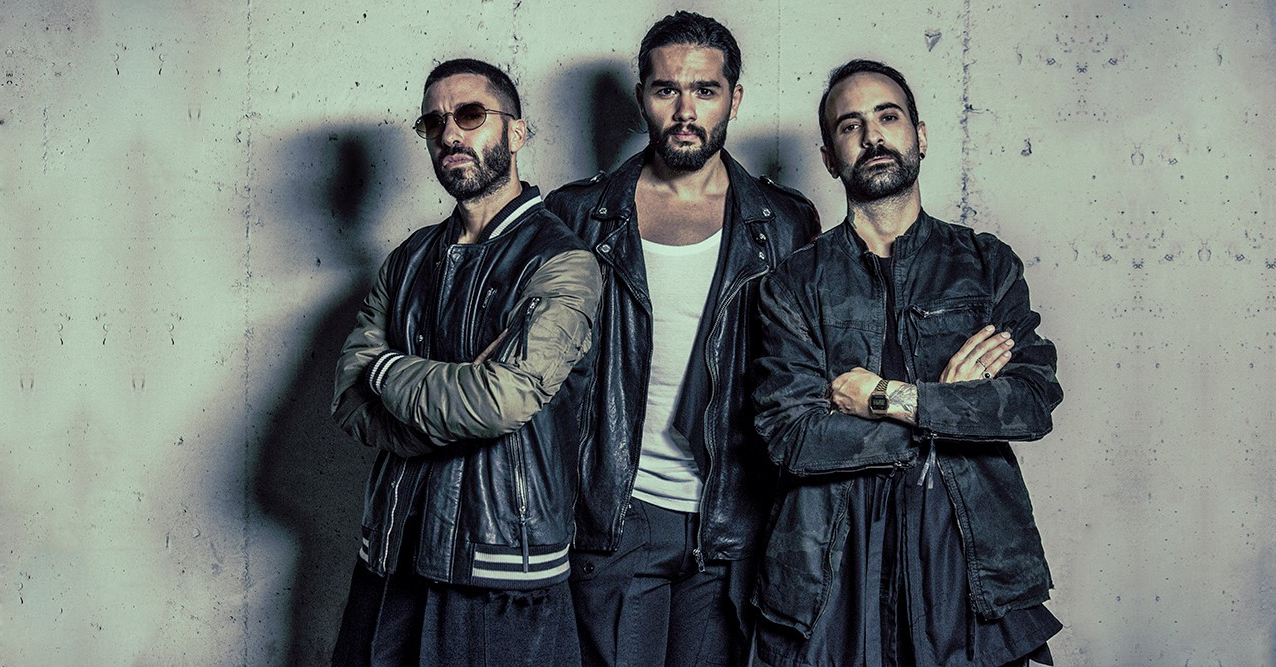 Επικό βίντεο με τον Χρήστο Μάστορα: Του πέταξαν… κρουασάν πάνω στην πίστα που τραγουδούσε!