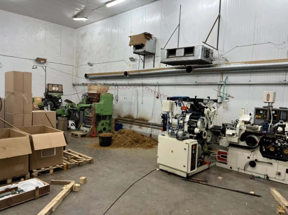 Κορωπί: Πώς δρούσε το κύκλωμα παράνομης παρασκευής και διακίνησης λαθραίων τσιγάρων