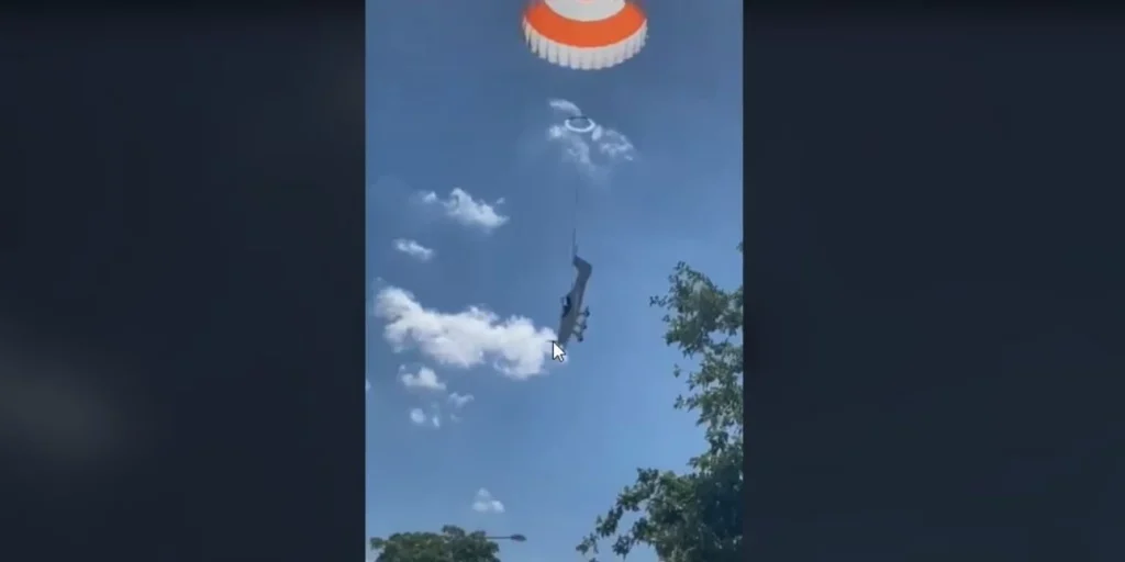 Η τρομακτική στιγμή που πέφτει αεροπλάνο στο έδαφος και η απίστευτη αντίδραση του πιλότου (βίντεο)