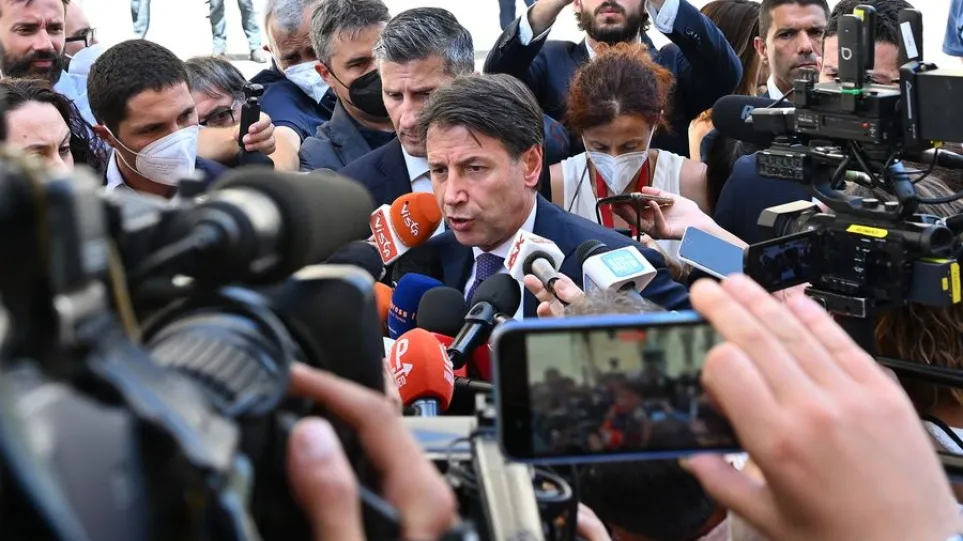 Ιταλία: Ο Κόντε δείχνει τον Ντράγκι για την κυβερνητική σταθερότητα