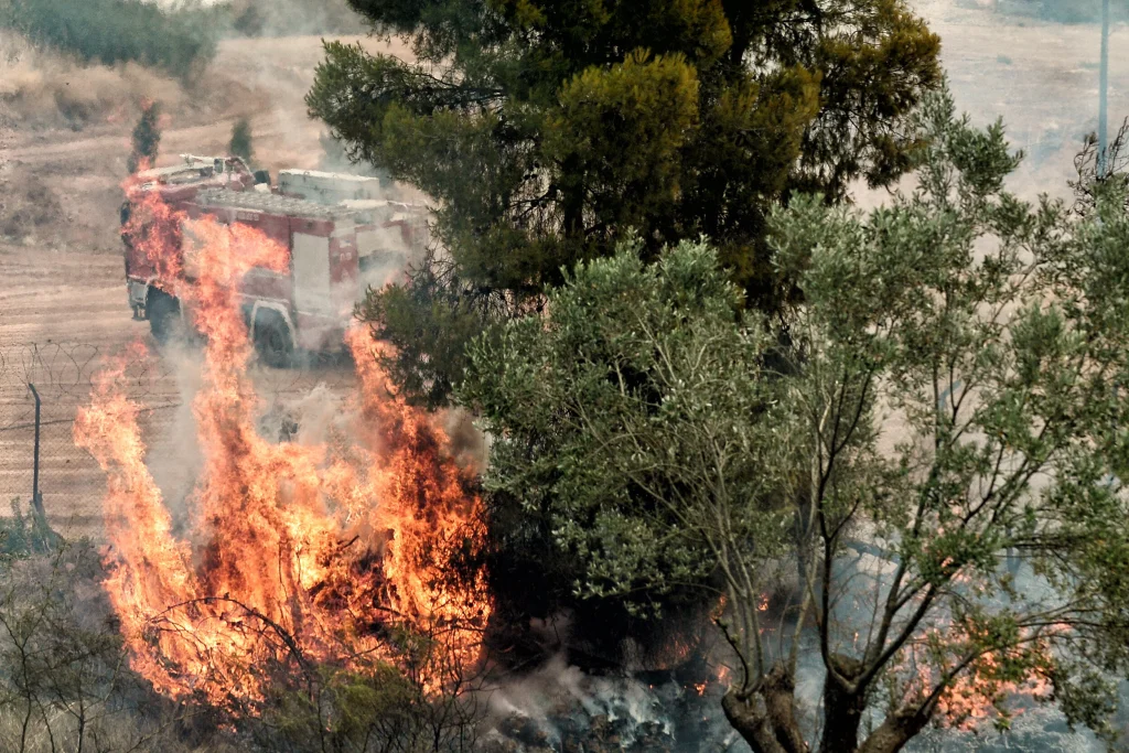 Υψηλός κίνδυνος πυρκαγιάς την Κυριακή στην Αττική και ακόμα τέσσερις περιοχές