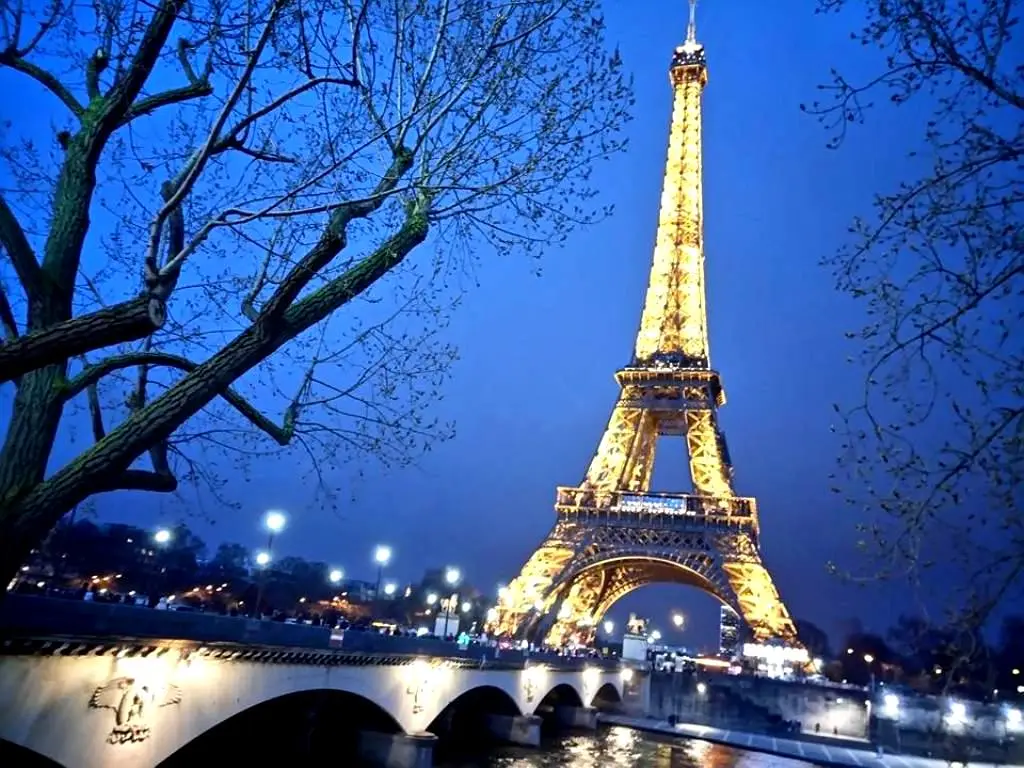 Παρίσι πόλη του φωτός; Παλιά- Ο Ε.Μακρόν ετοιμάζει σχέδιο για να σβήνουν τα φώτα στην Γαλλία τα βράδια