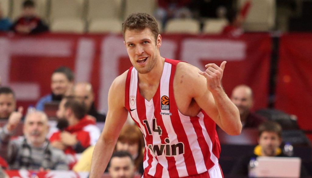 Oλυμπιακός: Παραμένει στον Πειραιά ο Σάσα Βεζένκοβ – Τέλος η προοπτική του ΝΒΑ