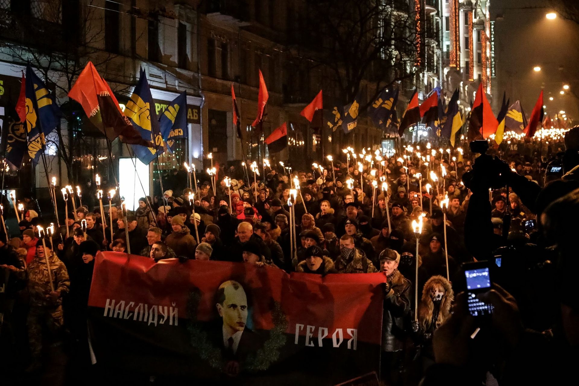 Οι Ουκρανοί νεοναζί απειλούν τους Σέρβους ότι «μαζί με τους Κροάτες θα σας επανεκπαιδεύσουμε»