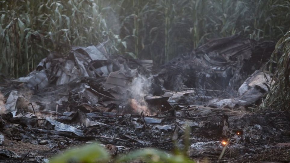Καβάλα: Πώς μεταδίδουν τα ξένα Μέσα την πτώση του αεροσκάφους με τους οκτώ νεκρούς