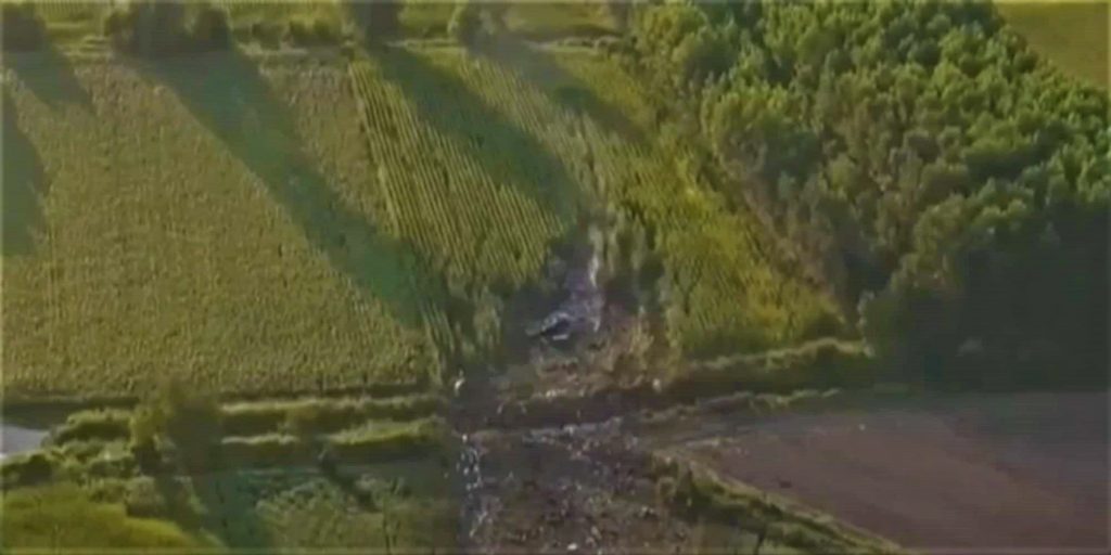 Δείτε από ψηλά το σημείο συντριβής του Antonov: Δεν έμεινε τίποτα από το αεροσκάφος – Εντοπίστηκε «άσπρη ουσία άγνωστης προέλευσης» (βίντεο)