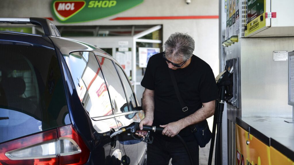 Η Νέα Ζηλανδία παρατείνει έως τα τέλη Ιανουαρίου τη μείωση του ειδικού φόρου στα καύσιμα