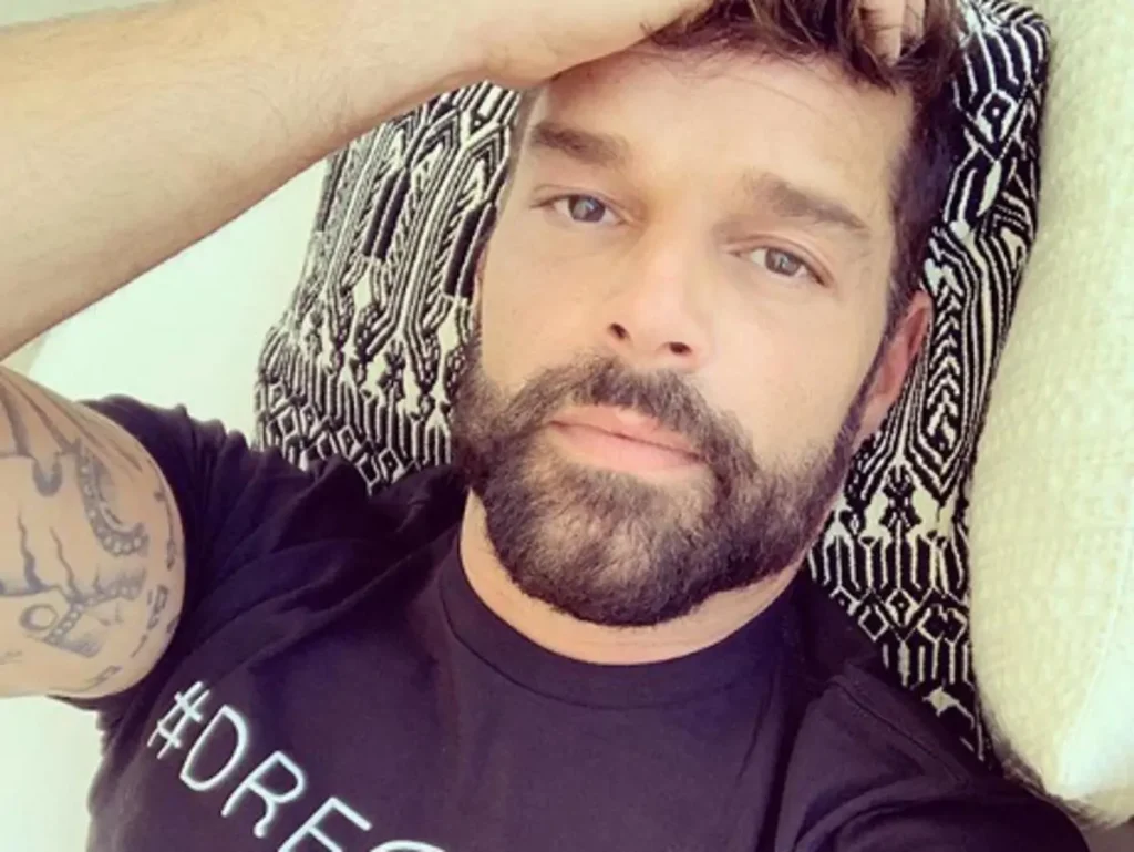 Ο αδερφός του Ρίκι Μάρτιν είναι στο πλευρό του μετά τις κατηγορίες για αιμομιξία