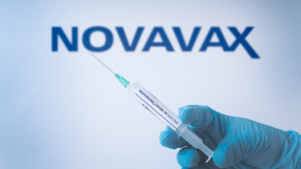 Ο FDA ενέκρινε το εμβόλιο της Novavax κατά του κορωνοϊού – Χορηγείται σε δύο δόσεις με διαφορά 3 εβδομάδων