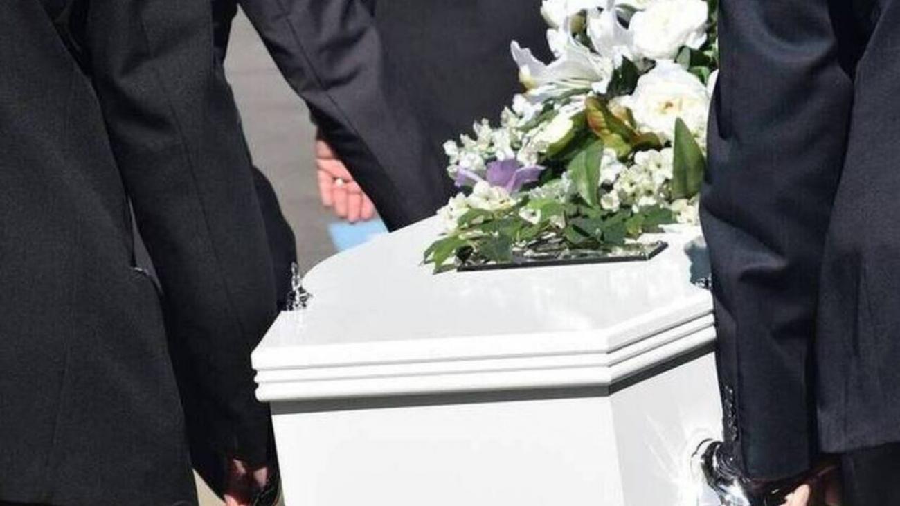 Νέα Υόρκη: Δυο οικογένειες πιάστηκαν στα χέρια πάνω από ανοιχτό φέρετρο (βίντεο)