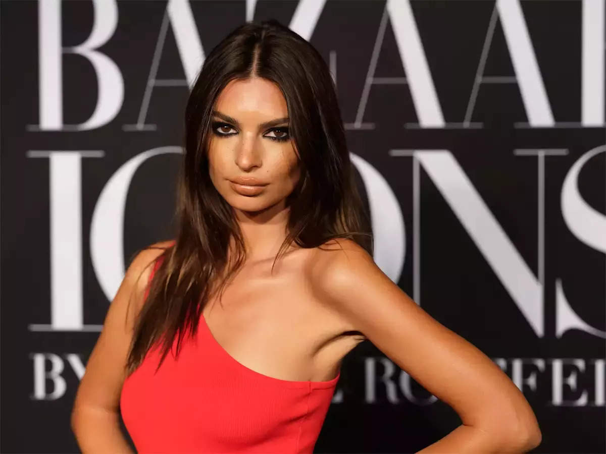 «Ελεύθερο το κορμί»: Η Emily Ratajkowski χωρίζει έπειτα από 4 χρόνια γάμου (φώτο)