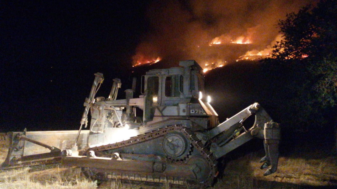 Μετά τους Ευέλπιδες που μοίραζαν… κρουασάν στα χιόνια της Αττικής Οδού τώρα… κομάντο στην Πεντέλη!