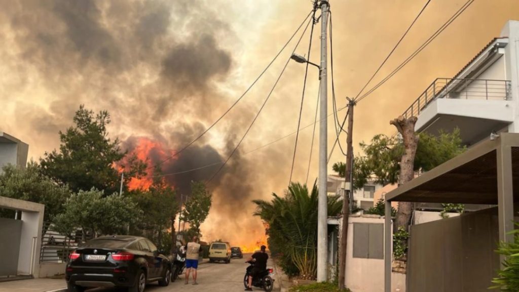 Φωτιά στην περιοχή του Γηροκομείου στην Πάτρα – Τέθηκε υπό έλεγχο από την Πυροσβεστική