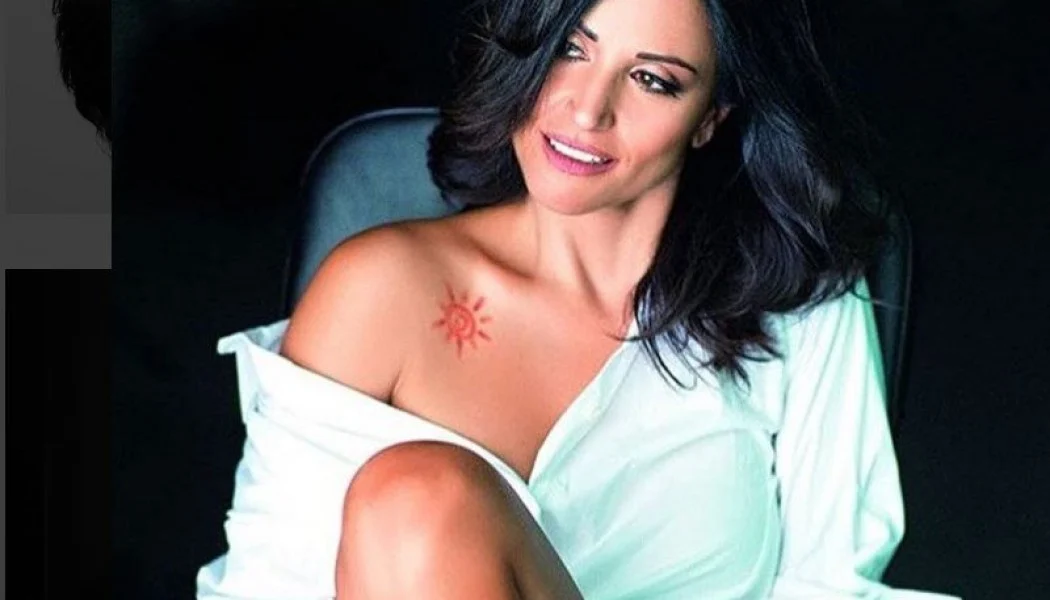 Σοφία Παυλίδου τράβηξε όλα τα βλέμματα: Ποζάρει χωρίς ρούχα – Τι μήνυμα στέλνει στις γυναίκες;