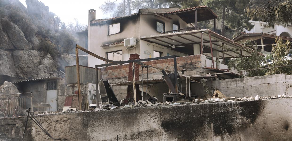 Tραγωδία στην Ανθούσα: Αυτοκτόνησε 80χρονος με περίστροφο όταν είδε το σπίτι του να καίγεται για τέταρτη φορά