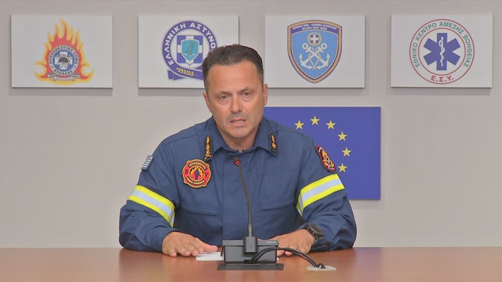 Νέα ενημέρωση από τον εκπρόσωπο της Πυροσβεστικής: Διάσπαρτες εστίες σε Γέρακα, Ανθούσα, Παλλήνη και Διώνη
