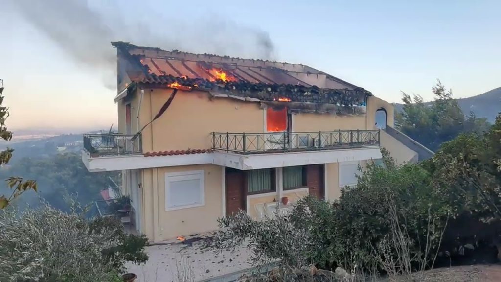 Φωτιές: Δείτε τι ισχύει για τις αποζημιώσεις από φυσικές καταστροφές – Ποιοι θα λάβουν 600 ευρώ