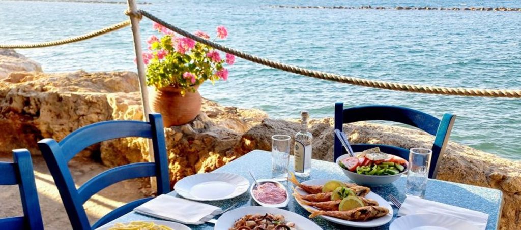 Αυτές είναι οι πέντε πρακτικές συμβουλές που πρέπει να διαβάσεις πριν παραγγείλεις ψάρι στην ταβέρνα