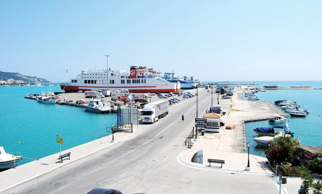 Ζάκυνθος: Άγριος ξυλοδαρμός 23χρονου τουρίστα στο λιμάνι – Διασωλημένο στη ΜΕΘ το θύμα