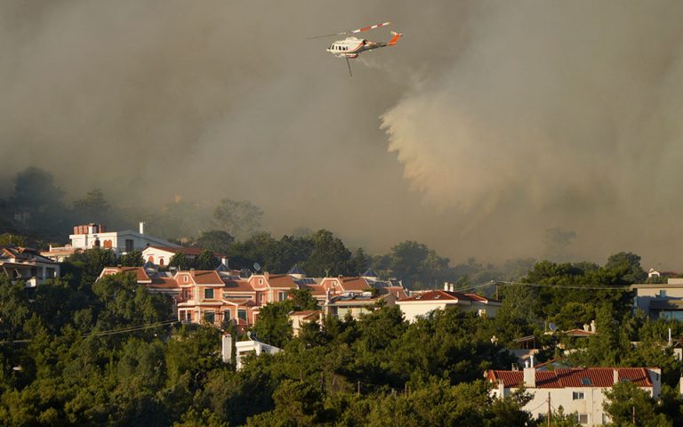 Φωτιά στην Πεντέλη: Κάηκαν τουλάχιστον 15.000 στρέμματα – Εισαγγελική έρευνα για εμπρησμό