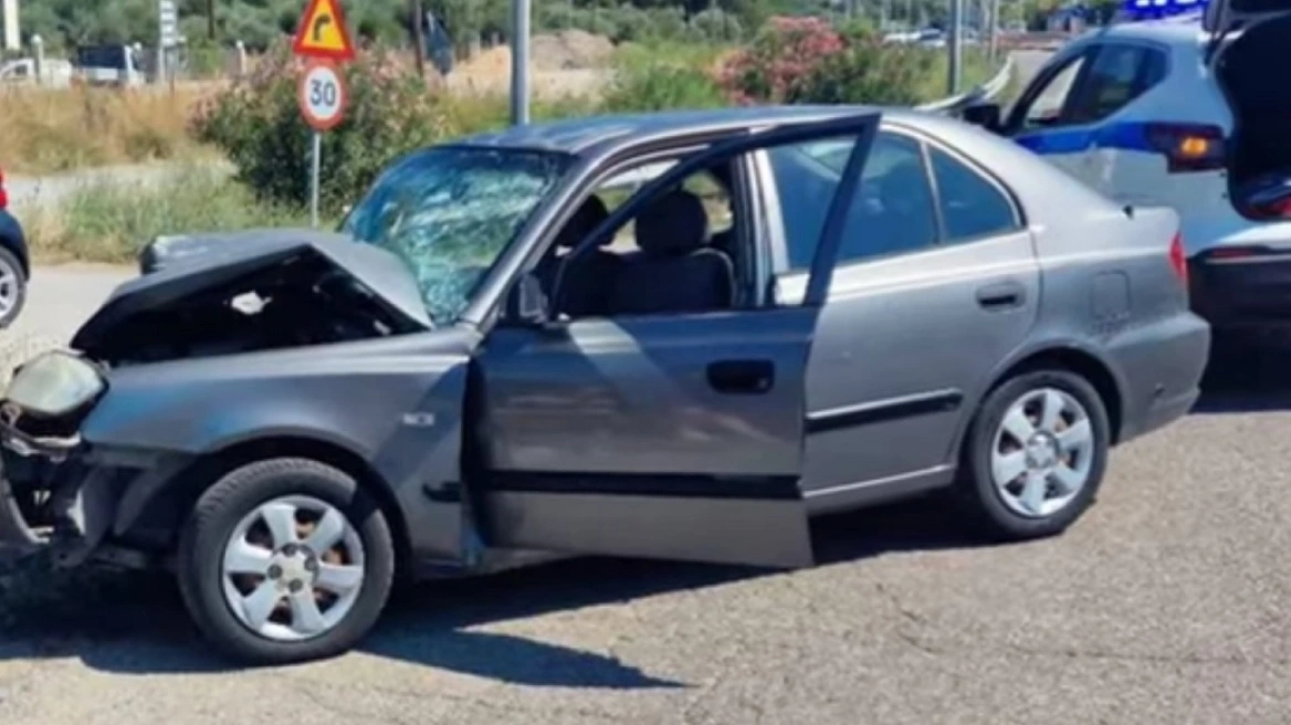 Ναύπακτος: Τραυματίστηκαν μια μητέρα με τα δυο ανήλικα παιδιά της μετά από σοβαρό τροχαίο