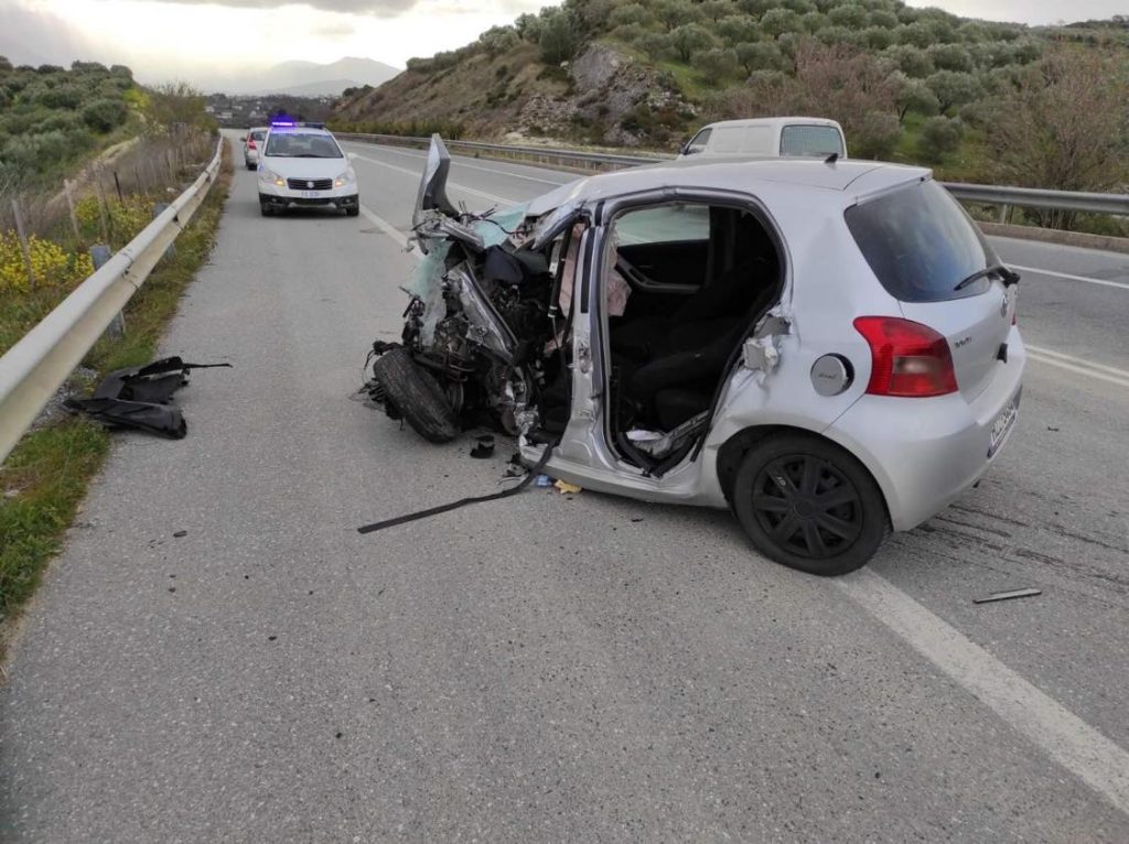 Σοβαρό τροχαίο δυστύχημα στη Φθιώτιδα – Εκτοξεύτηκε από το παρμπρίζ ο οδηγός