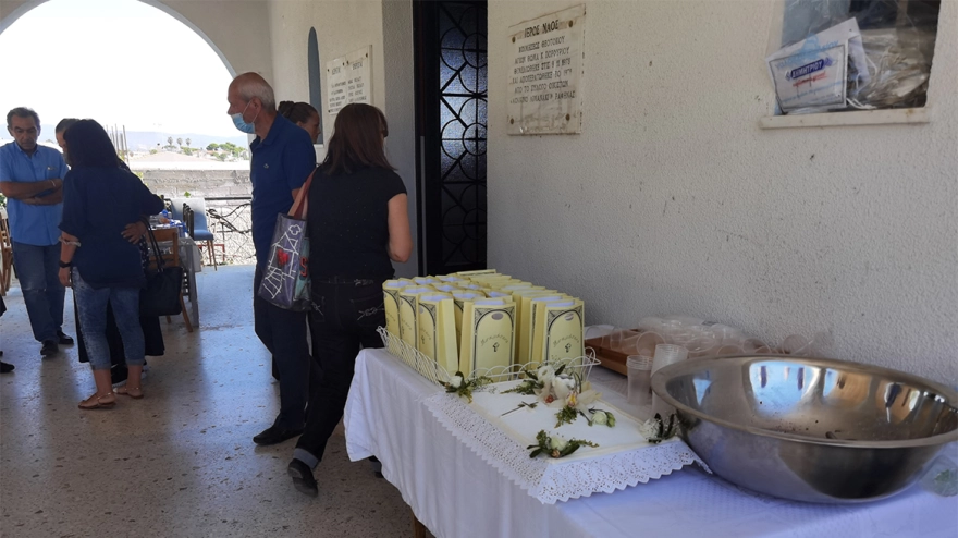 Μάτι: Μνημόσυνο για τα 102 θύματα της φονικής πυρκαγιάς (φωτο)