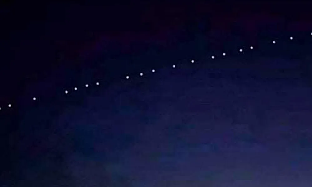 Τελικά τι ήταν οι περίεργες φωτεινές κουκίδες που εμφανίστηκαν στον Ελλαδικό ουρανό; (βίντεο)