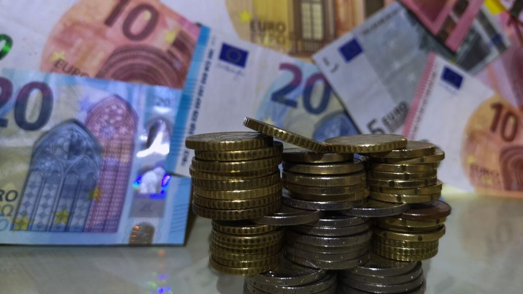 ΕΦΚΑ: Δείτε αναλυτικά πότε θα καταβληθούν οι συντάξεις Αυγούστου