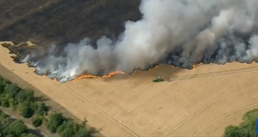 Αγγλία: Ήρωας αγρότης ανέκοψε μόνος του πύρινη λαίλαπα (βίντεο)