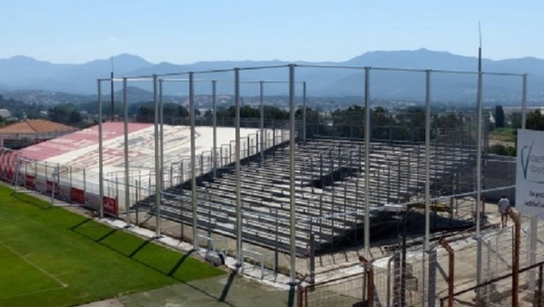 Αζαξιό: Τοποθέτησε…κλουβί στην κερκίδα των φιλοξενούμενων