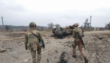 Οι Ουκρανοί ισχυρίζονται ότι βομβάρδισαν ρωσικά στρατεύματα και γέφυρες στον Δνείπερο