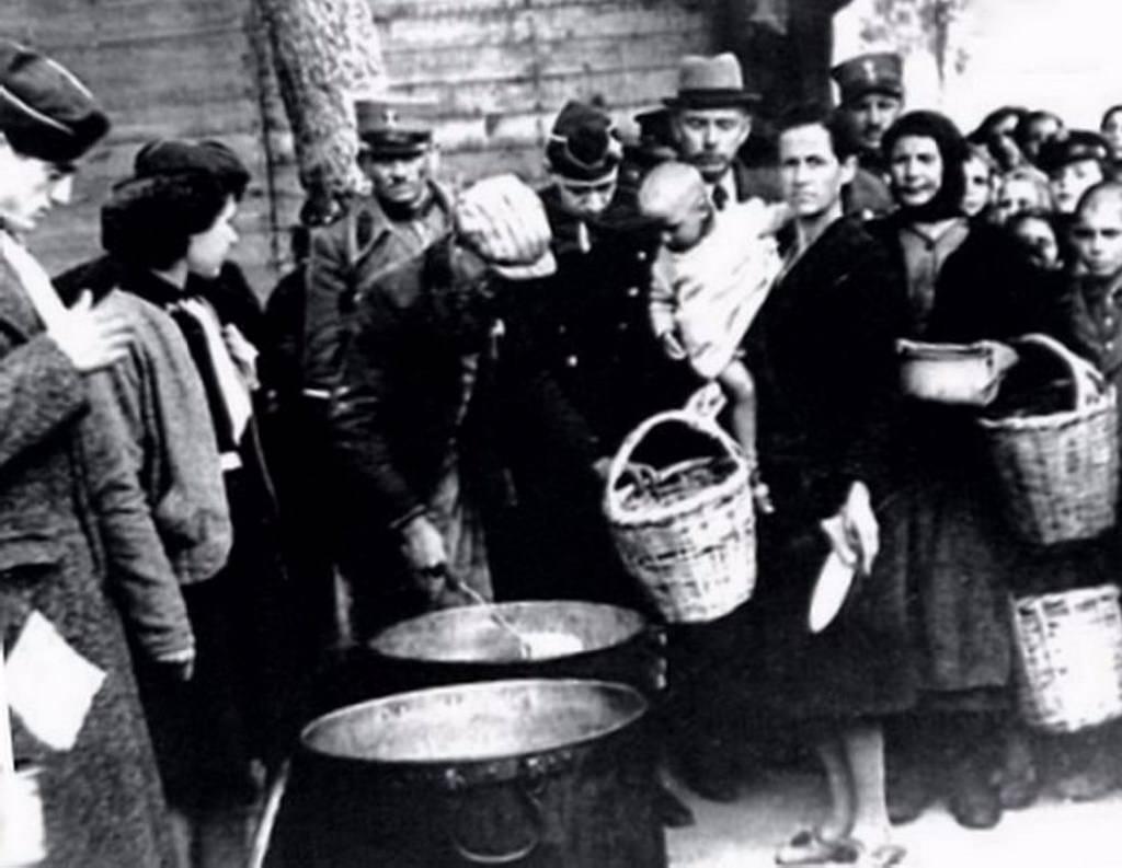 Βίντεο: 3χρονο παιδί δουλεύει καπνοδοχοκαθαριστής την δεκαετία του ’30!