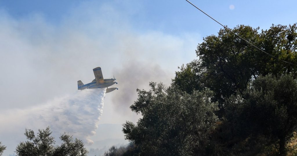 Συνεχείς αναζωπυρώσεις στη Δαδιά – Απογειώθηκαν τα εναέρια μέσα