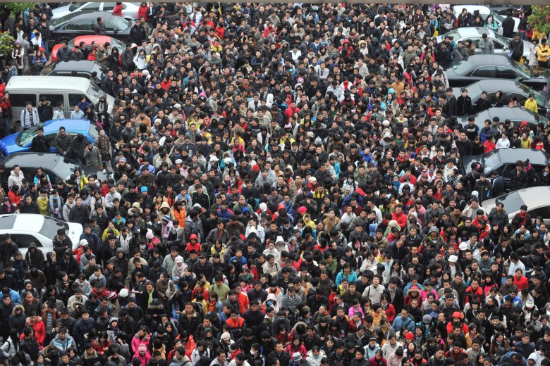 Κίνα: Ο πληθυσμός μπαίνει σε τροχιά συρρίκνωσης ως τουλάχιστον το 2025