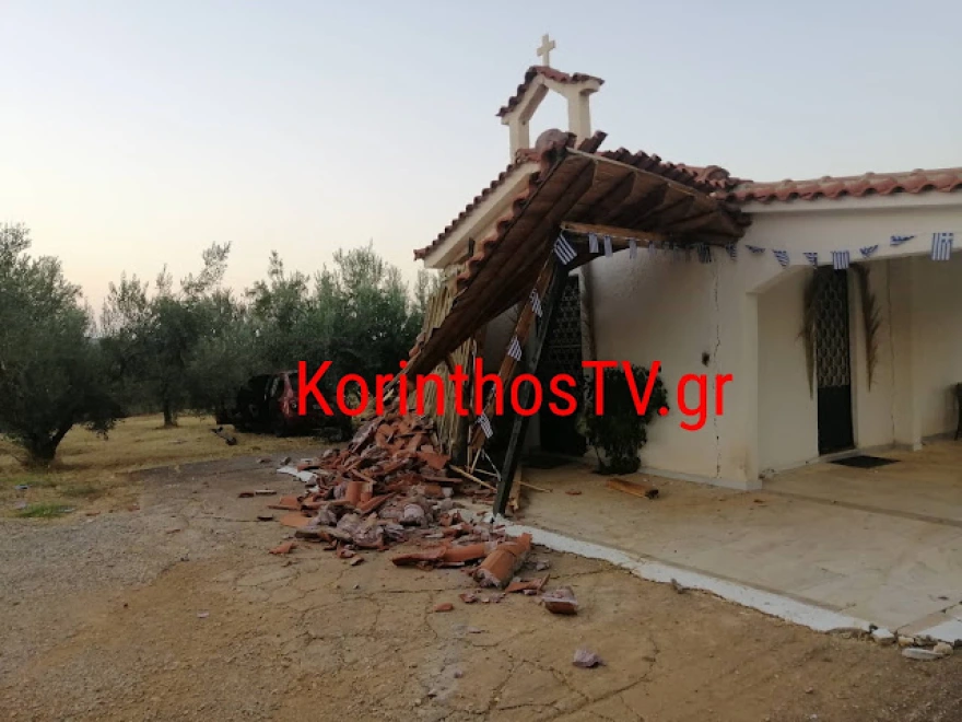 Κιάτο: Οδηγός έχασε τον έλεγχο του αυτοκινήτου και «καρφώθηκε» σε εκκλησία (φωτο)