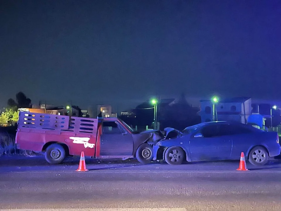 Λάρισα: Μετωπική αγροτικού με ΙΧ – Στο νοσοκομείο ένα ζευγάρι με τα παιδιά του